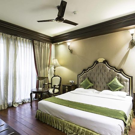Treebo Tryst Royce New Friends Colony Hotel New Delhi Exterior photo