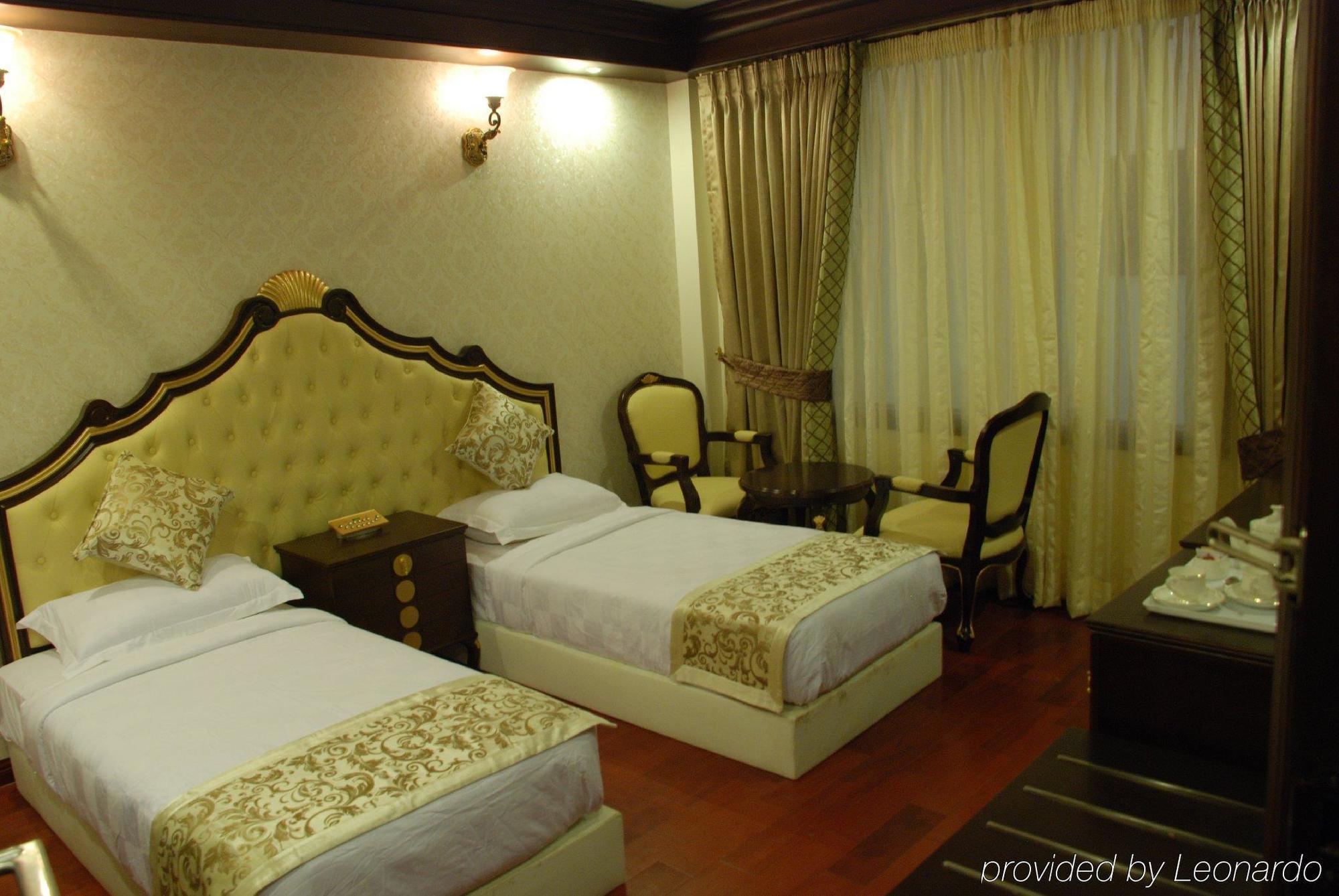 Treebo Tryst Royce New Friends Colony Hotel New Delhi Exterior photo